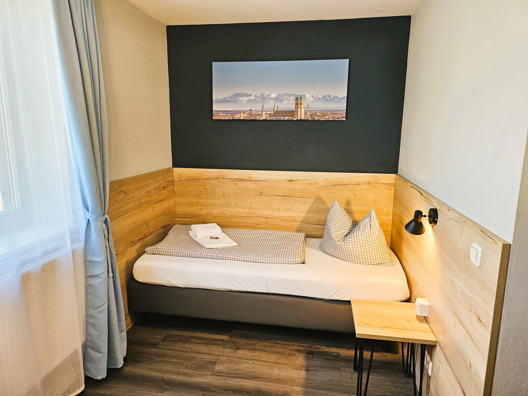 Novitel Pension Pliening - Muenchen Messe Exterior foto
